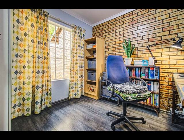 3 BEDROOM TOWNHOUSE FOR SALE IN GLEN MARAIS